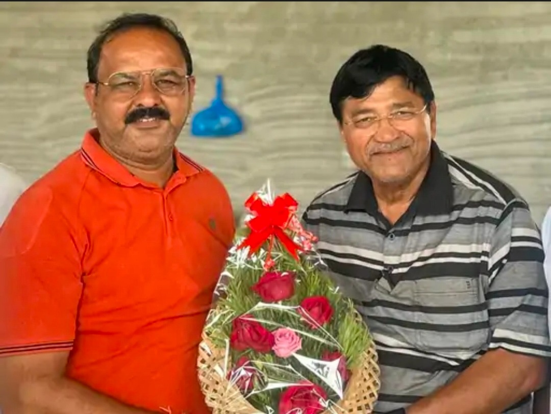 વિજલપોર ગણેશ સંગઠનના હોદ્દેદારોનું પુષ્પગુચ્છથી સન્માન