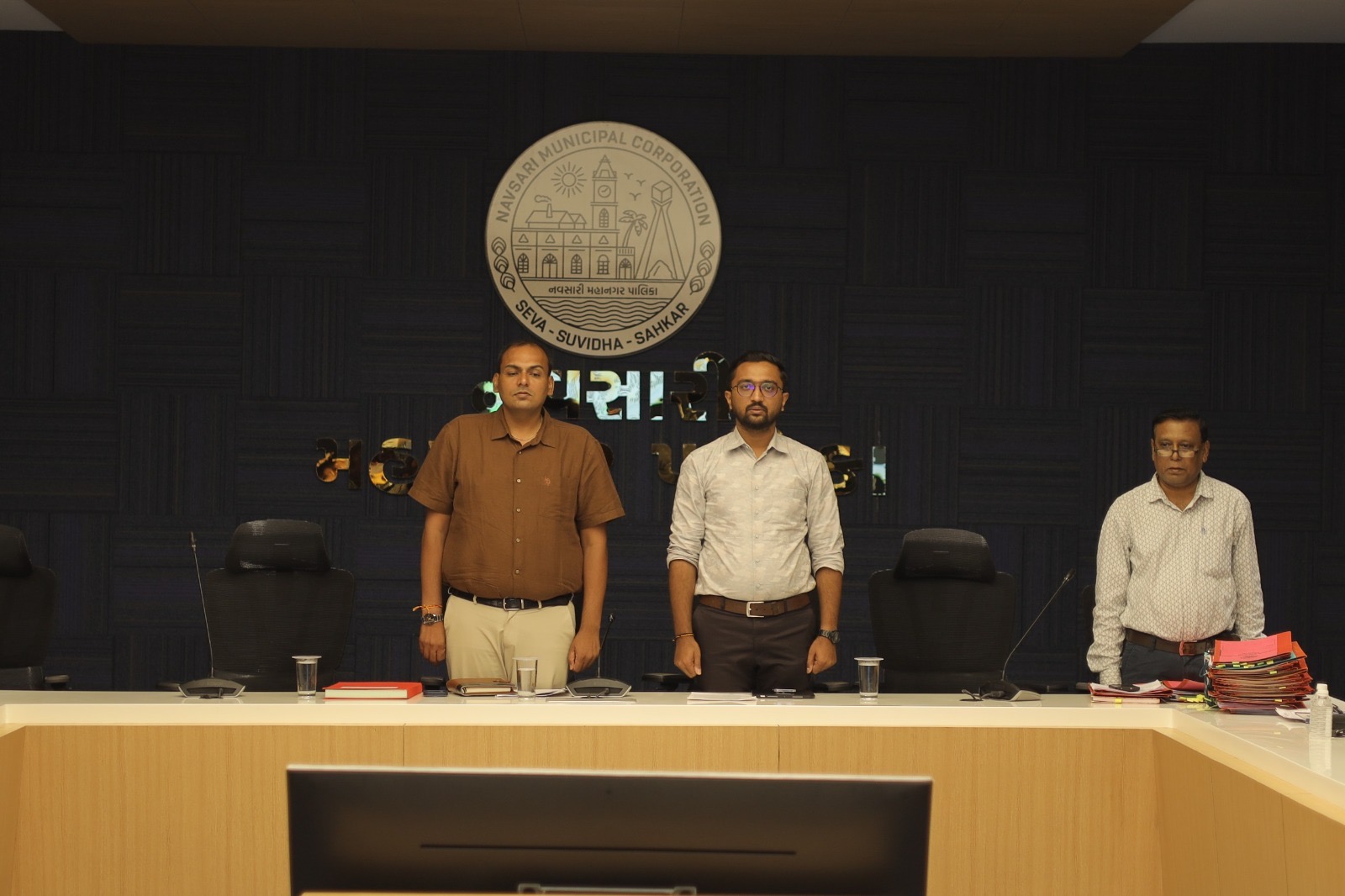Navsari Municipal Corporation officials at the meeting