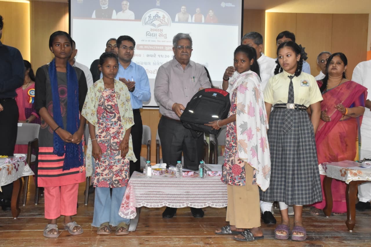 School bags distributed to re-enrolled children